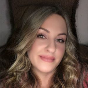 Meet your Posher, Noelle